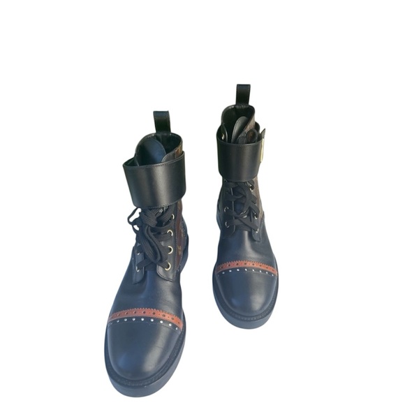 Louis Vuitton Wonderland Flat Ranger Boots Monogram | Designer Luxury Boots🥾 38 - Picture 5 of 16